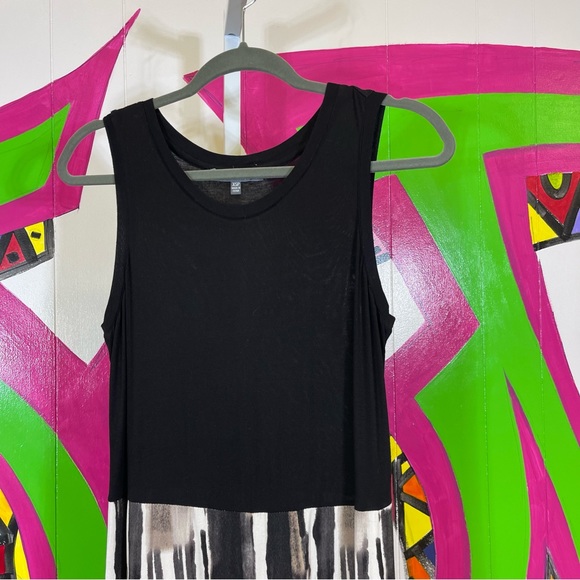 Lisa Rinna, Sleeveless Maxi Dress. Size XSP. In excellent condition! - Picture 2 of 5